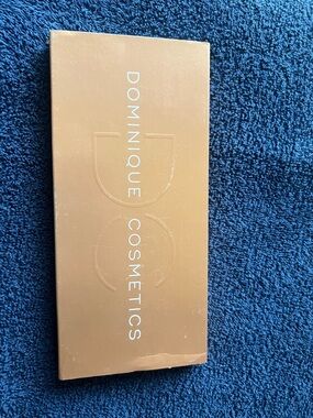 Dominique Cosmetics Bronze-Gold Eyeshadow Palette Compact